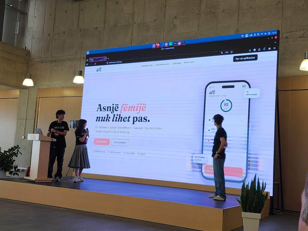 Presenting Drit' in JunctionX Regional Hackathon